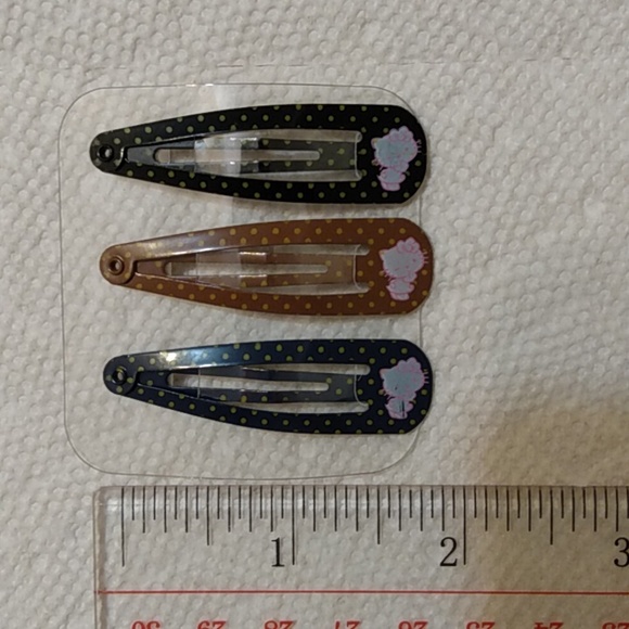 Sanrio Hello Kitty Hair Barrettes Clips Accessories 2 pack - 3 pairs - Picture 8 of 9